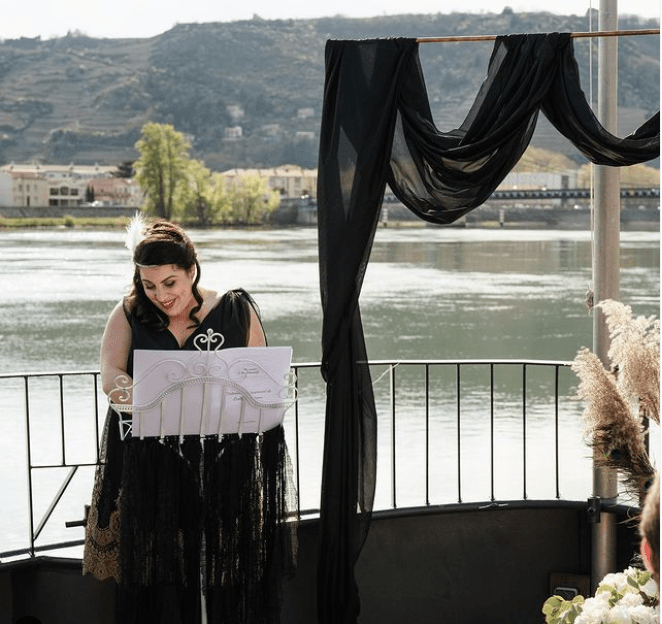 cérémonie laïque : comment la personnaliser et la rendre unique - les moments m - wedding planner lyon