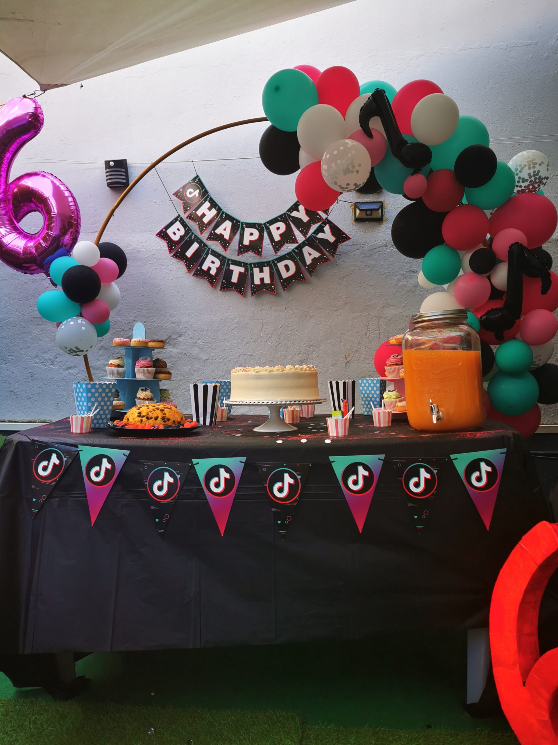 comment rendre un anniversaire inoubliable - les moments m - wedding planner lyon