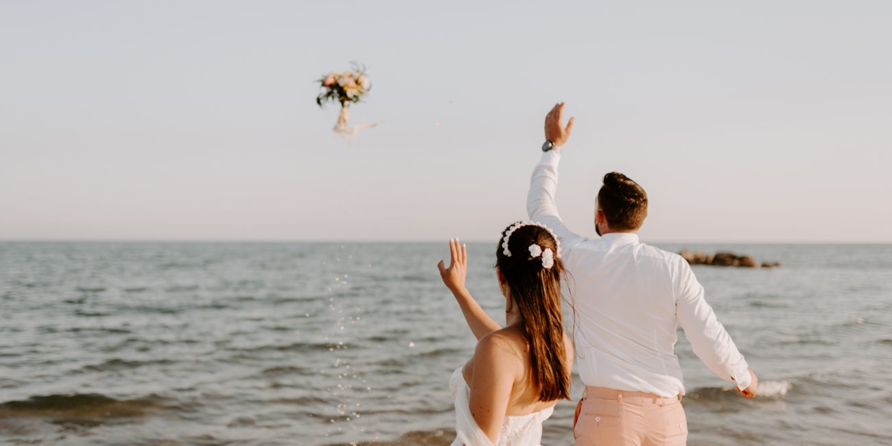 Le lancer de bouquet : une tradition réinventée – les moments m – wedding planner lyon